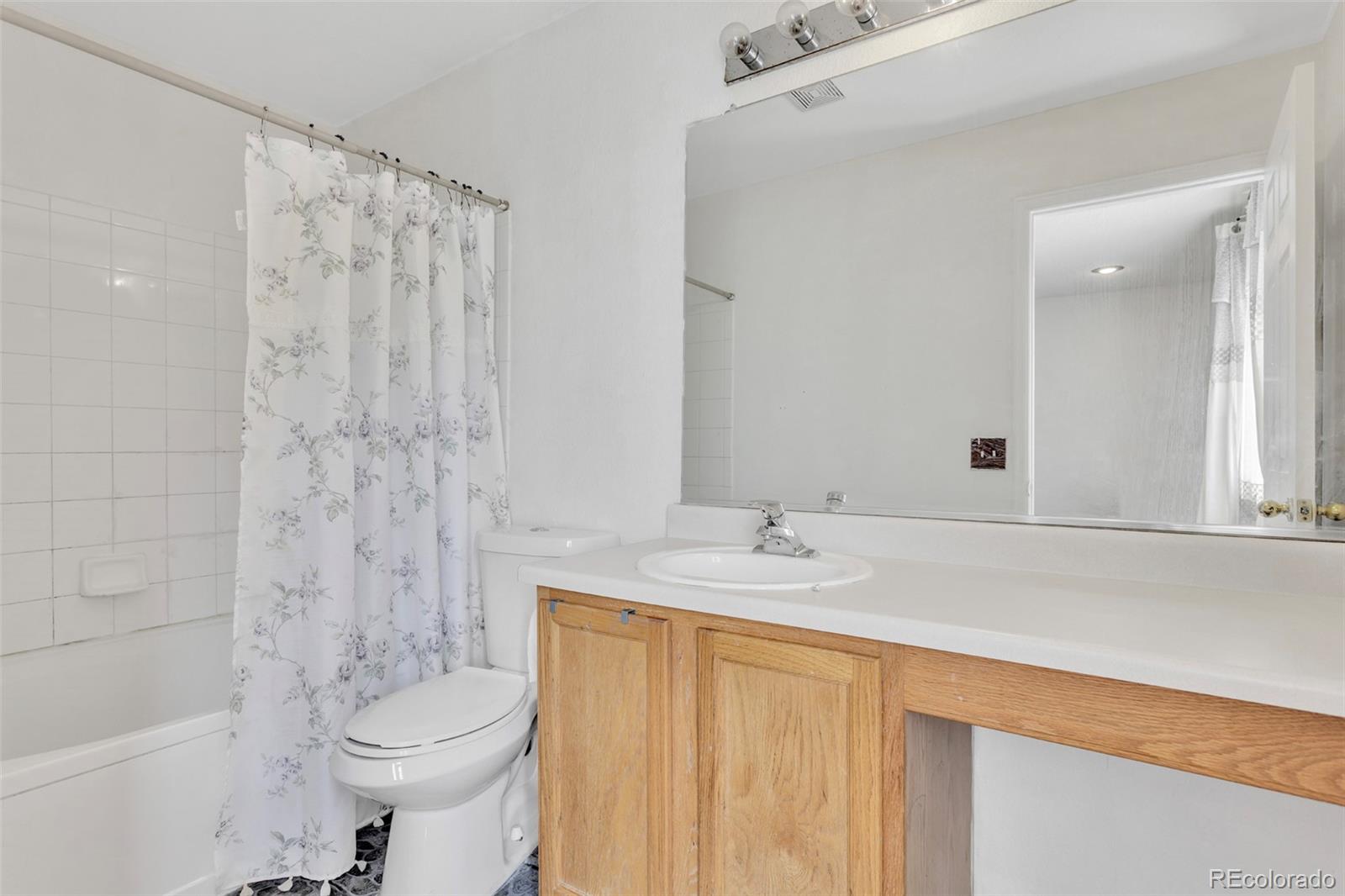 MLS Image #14 for 4137  orleans court,denver, Colorado