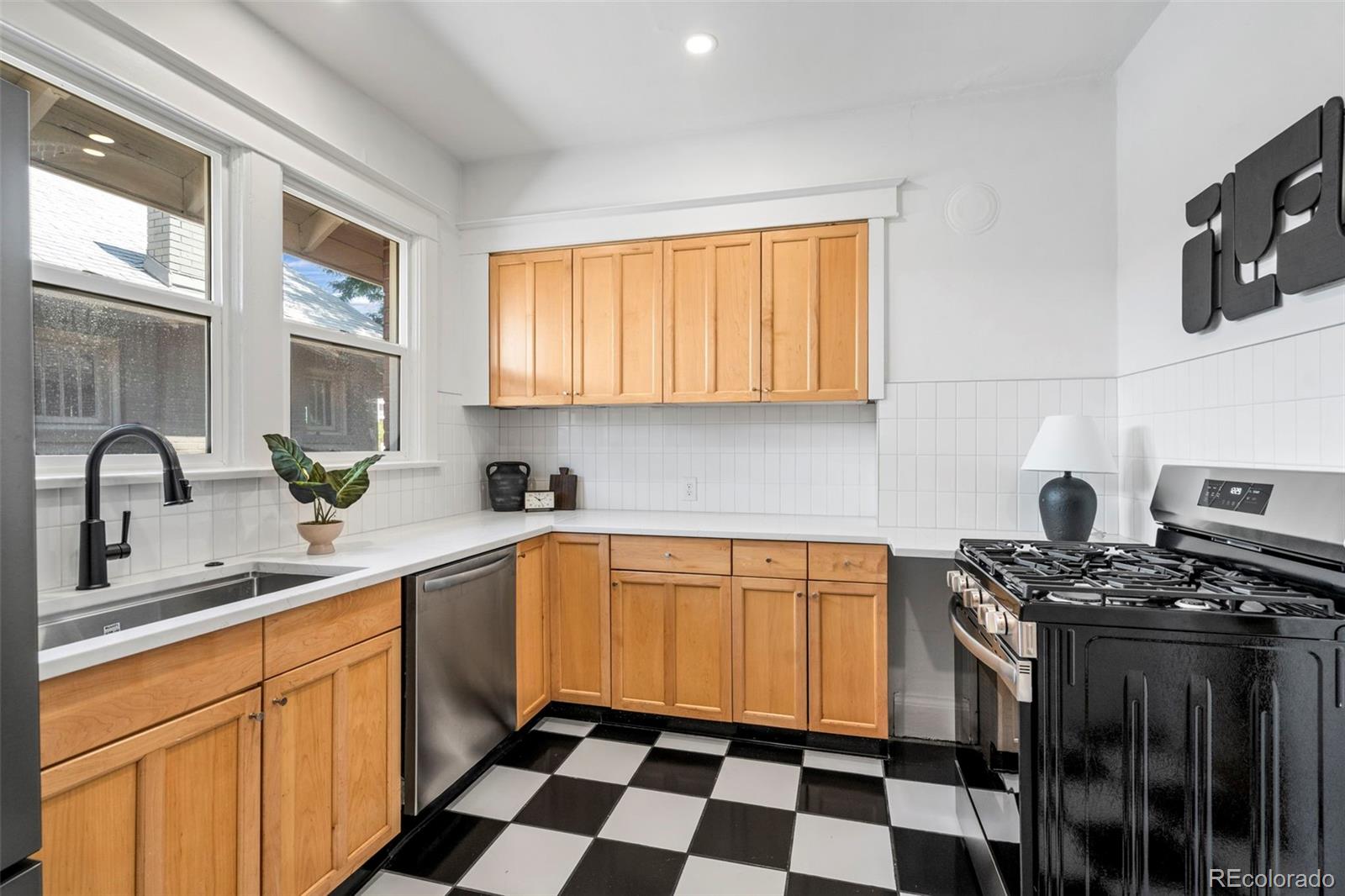 MLS Image #11 for 2439  federal boulevard,denver, Colorado