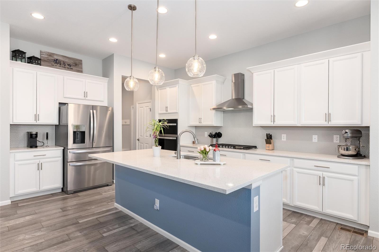 MLS Image #3 for 6807 s riverwood way,aurora, Colorado