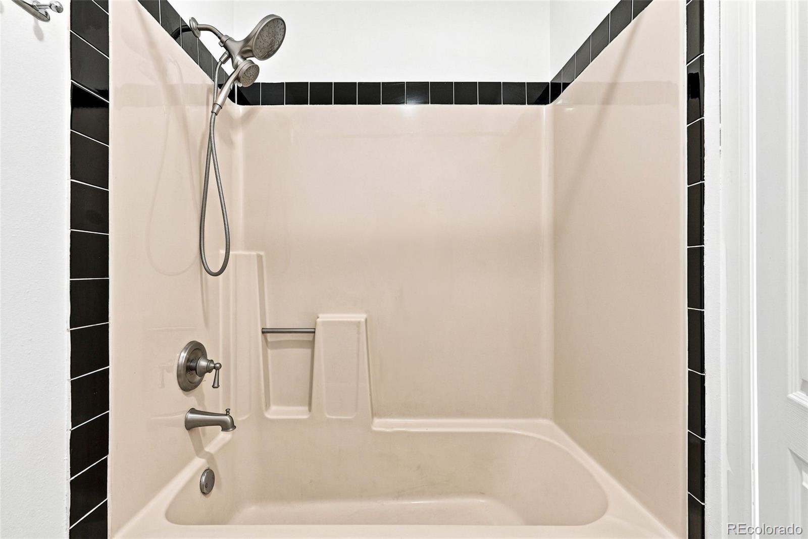 MLS Image #19 for 906 s yukon street,denver, Colorado