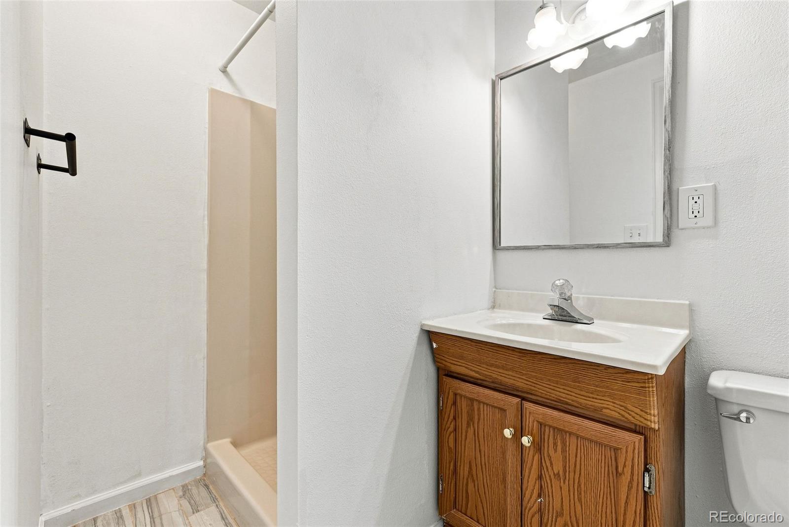 MLS Image #23 for 906 s yukon street,denver, Colorado