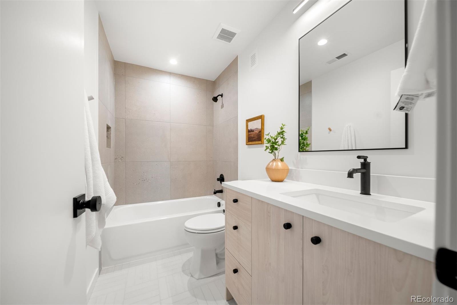 MLS Image #25 for 2357 s bannock street,denver, Colorado