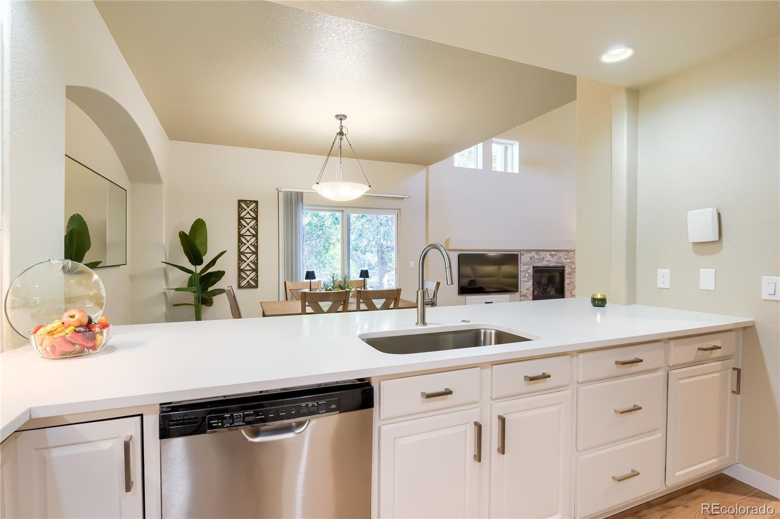 MLS Image #4 for 6617 s forest way,centennial, Colorado