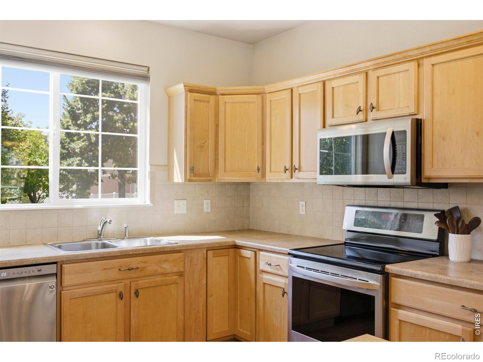 MLS Image #12 for 3608  observatory drive,fort collins, Colorado
