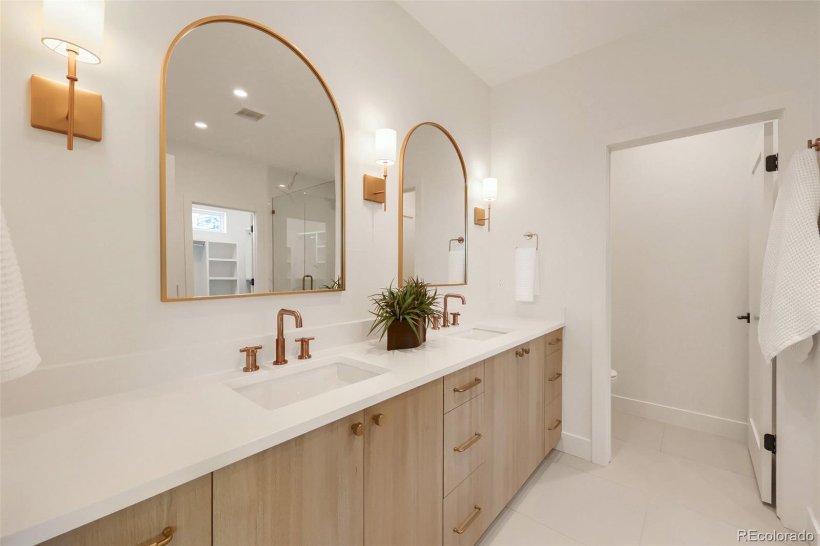 MLS Image #17 for 2175 s humboldt street,denver, Colorado