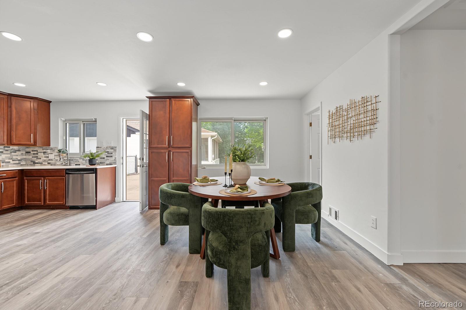 MLS Image #13 for 919  troy street,aurora, Colorado