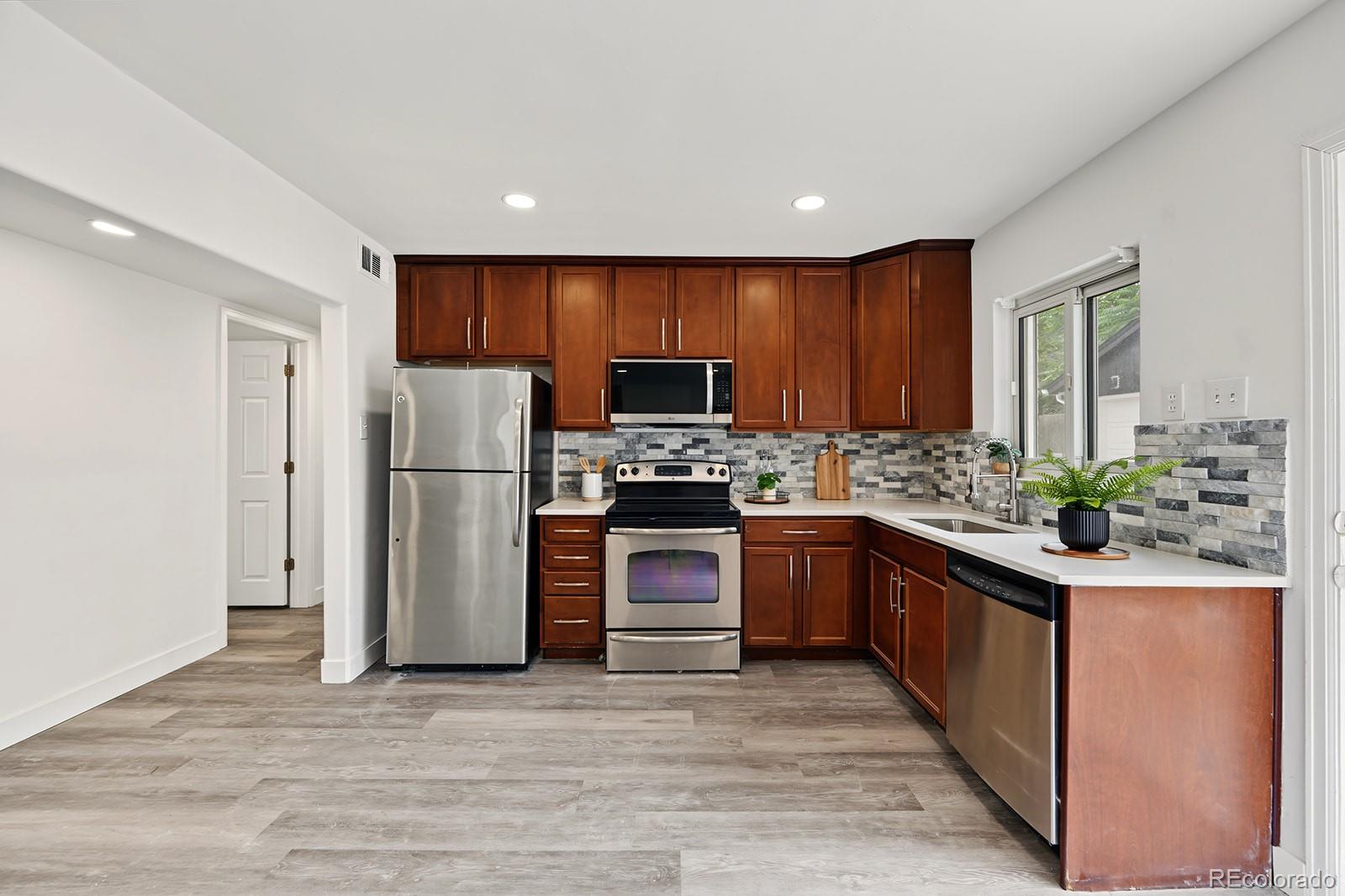 MLS Image #16 for 919  troy street,aurora, Colorado