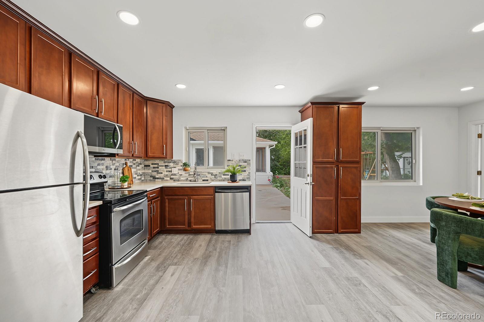 MLS Image #17 for 919  troy street,aurora, Colorado