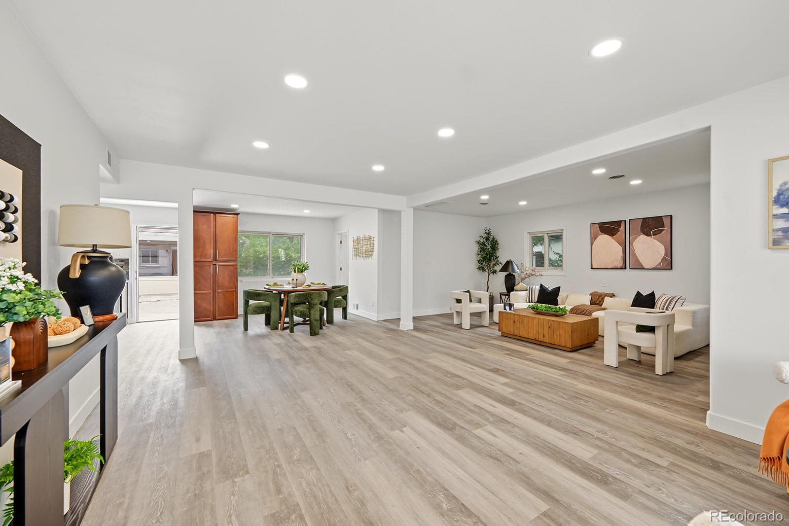 MLS Image #4 for 919  troy street,aurora, Colorado