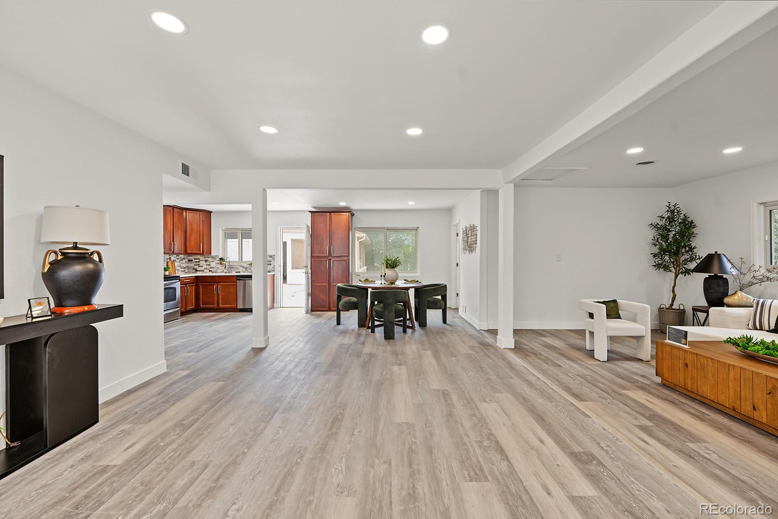 MLS Image #5 for 919  troy street,aurora, Colorado
