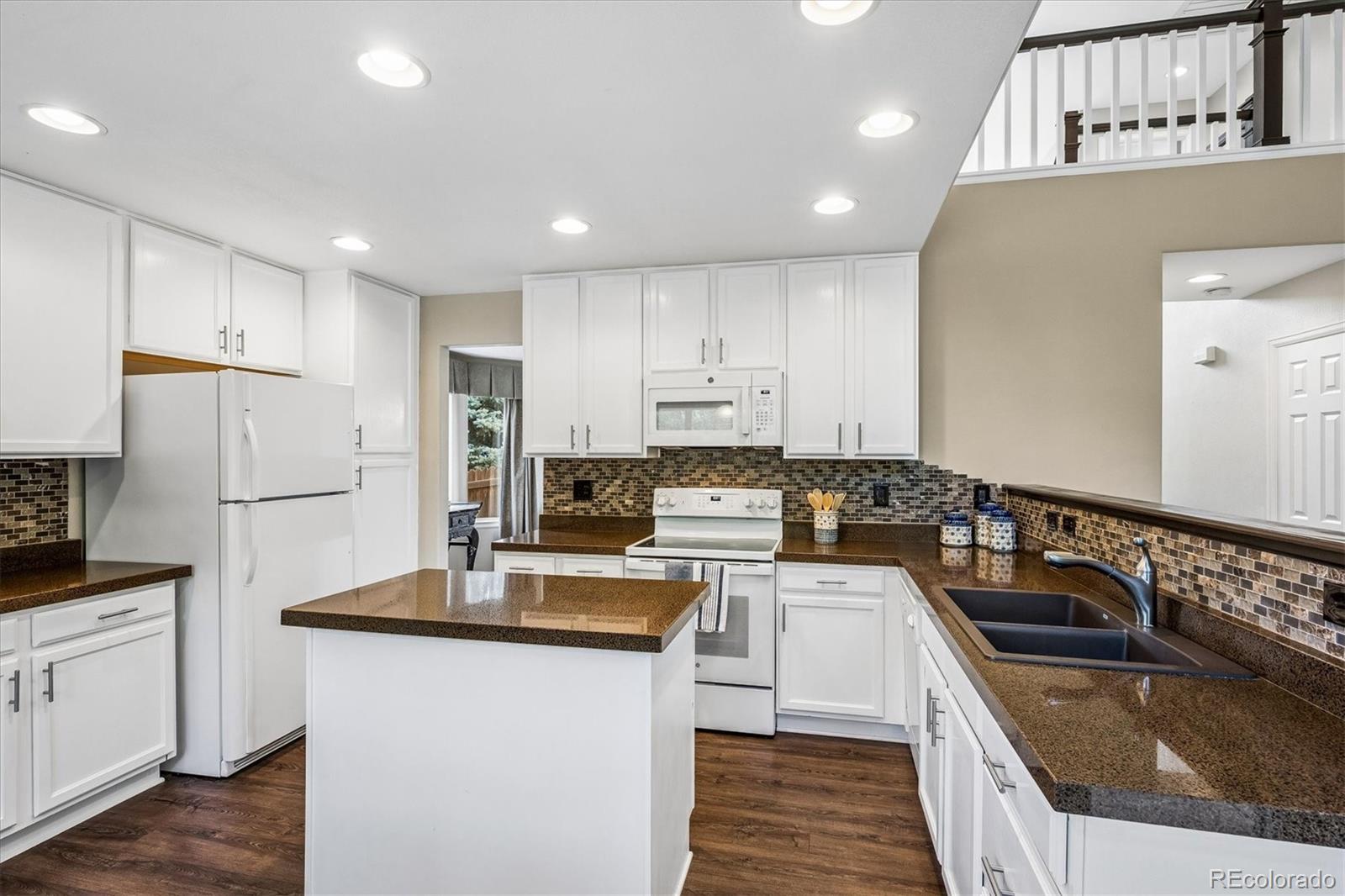 MLS Image #11 for 6063 s tempe way,aurora, Colorado