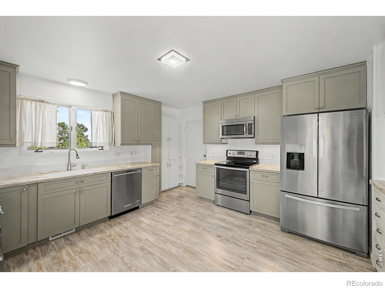 MLS Image #7 for 2555  queen street,lakewood, Colorado