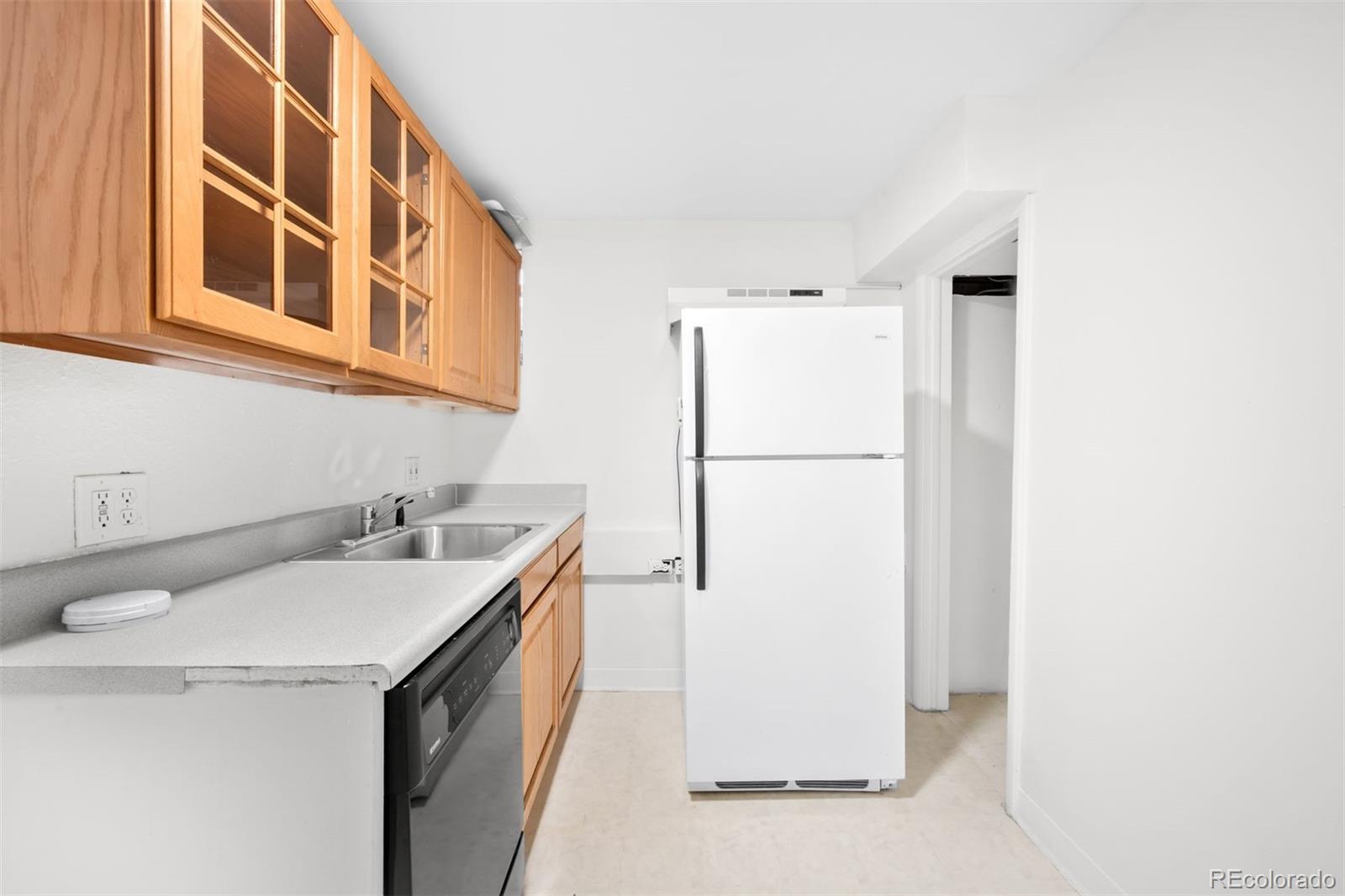 MLS Image #15 for 1670 s franklin street,denver, Colorado
