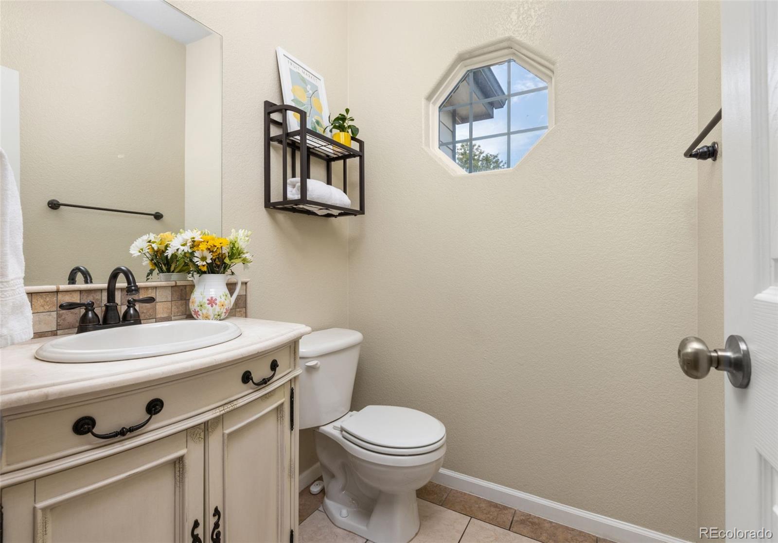 MLS Image #13 for 108  sandstone drive,johnstown, Colorado