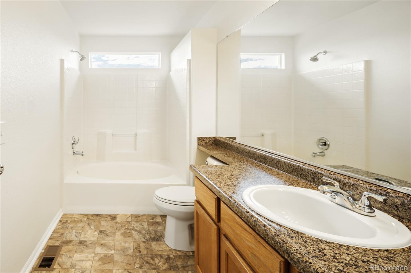 MLS Image #19 for 19926 e 40th place,denver, Colorado