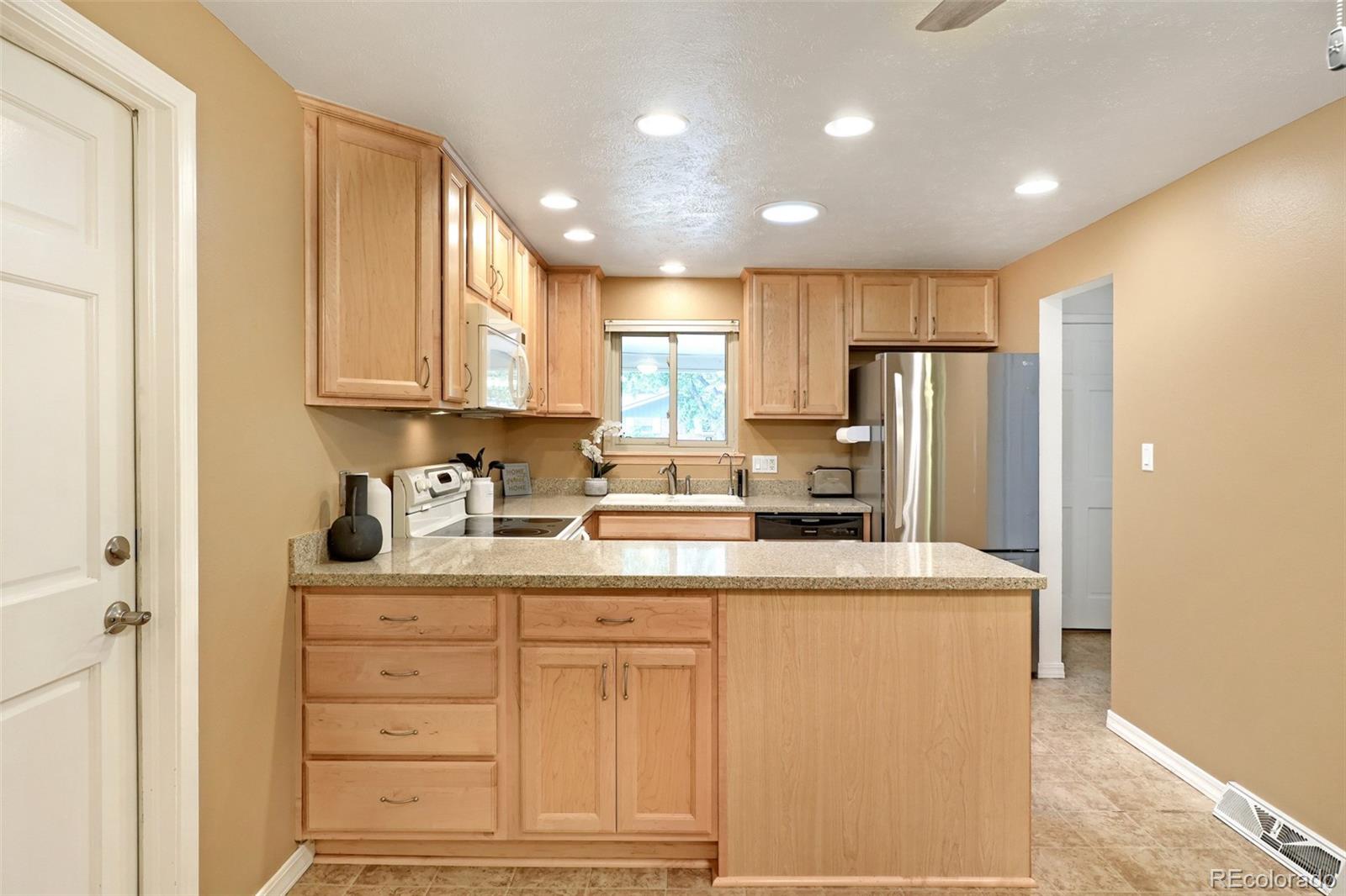 MLS Image #9 for 1268 s independence street,denver, Colorado