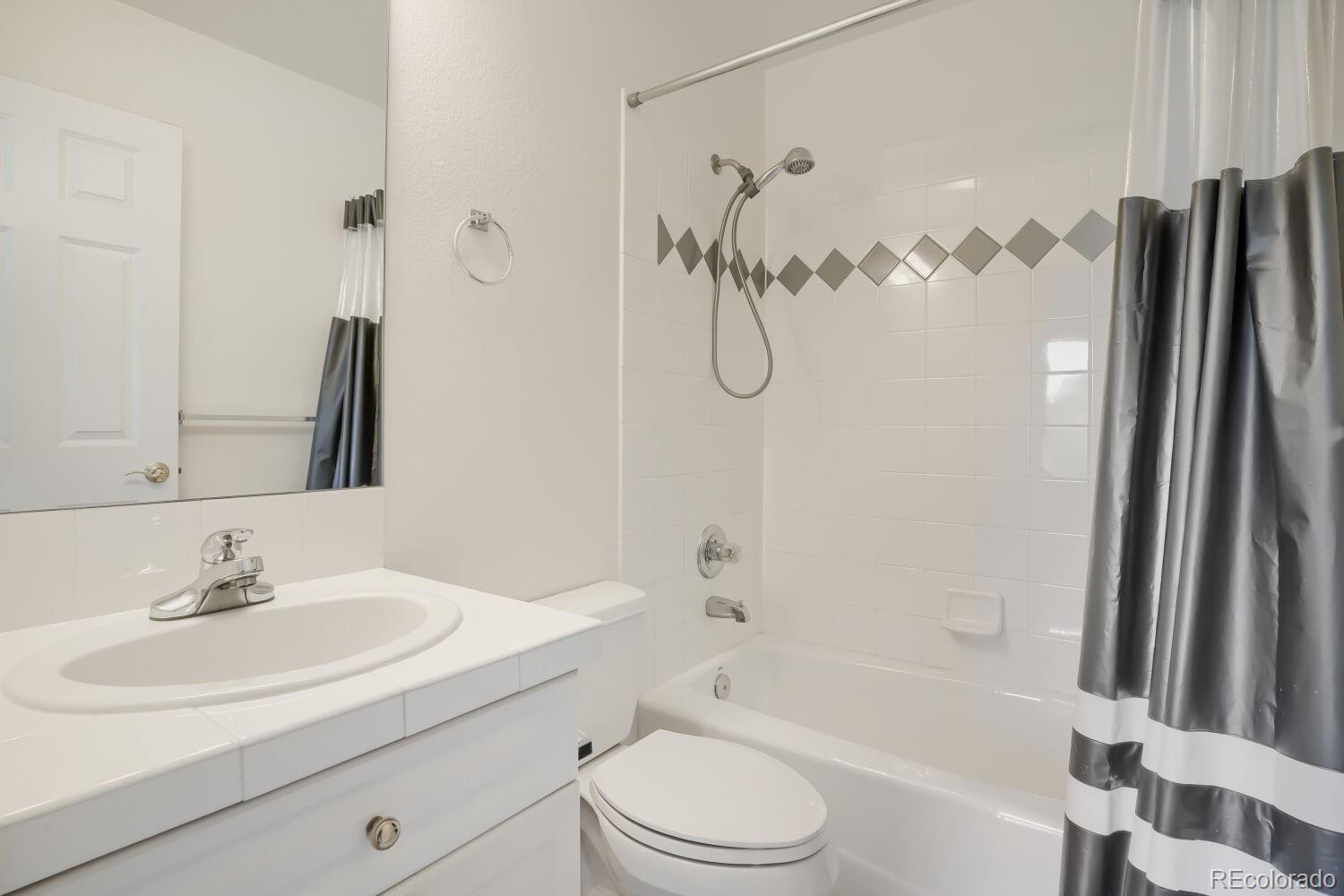 MLS Image #18 for 2660 s university boulevard,denver, Colorado