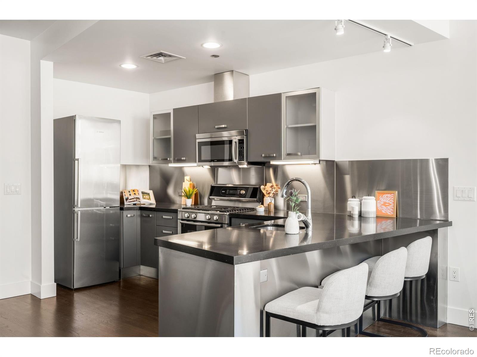 MLS Image #10 for 1200  acoma street 505,denver, Colorado
