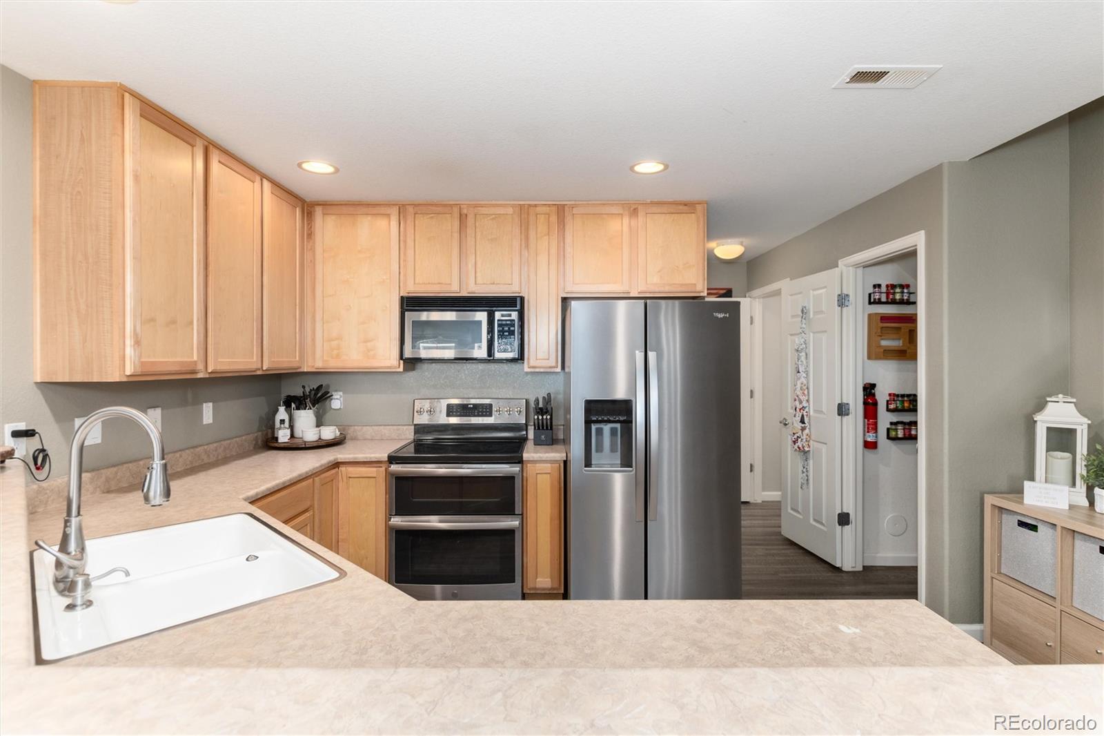 MLS Image #13 for 12835  mayfair way,englewood, Colorado