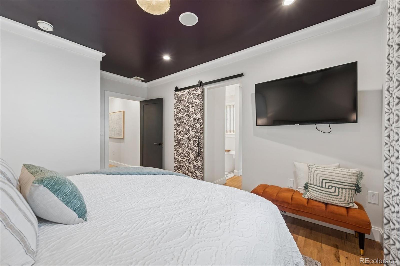 MLS Image #13 for 550 s york street,denver, Colorado