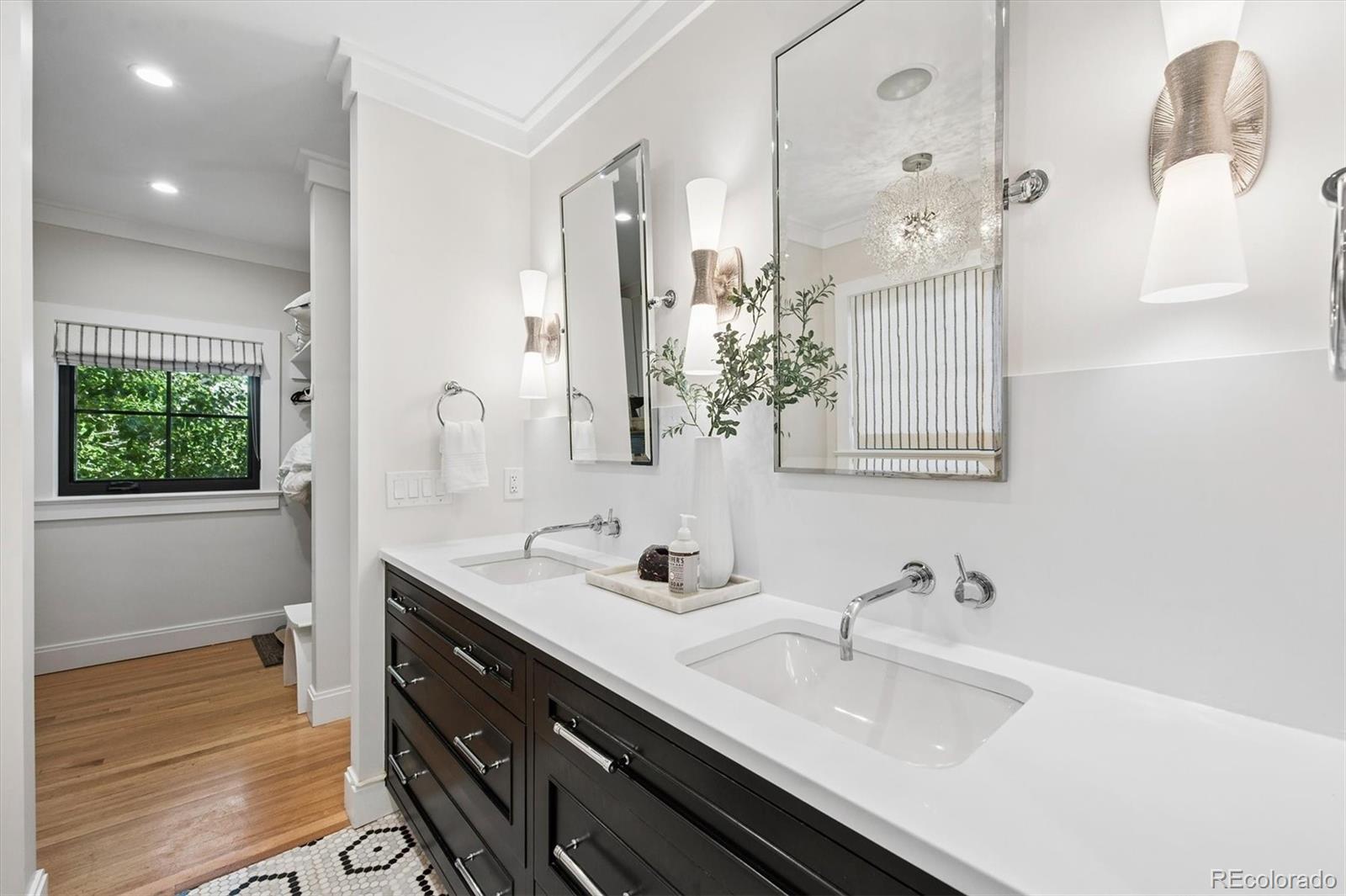 MLS Image #15 for 550 s york street,denver, Colorado