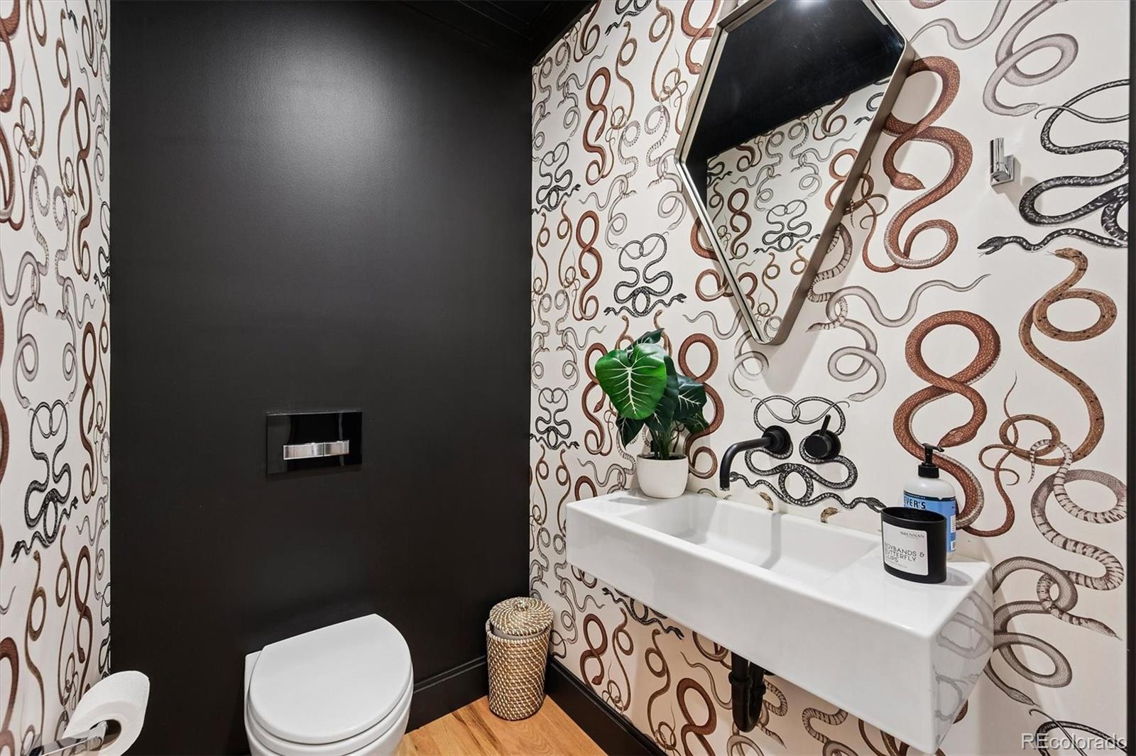 MLS Image #20 for 550 s york street,denver, Colorado