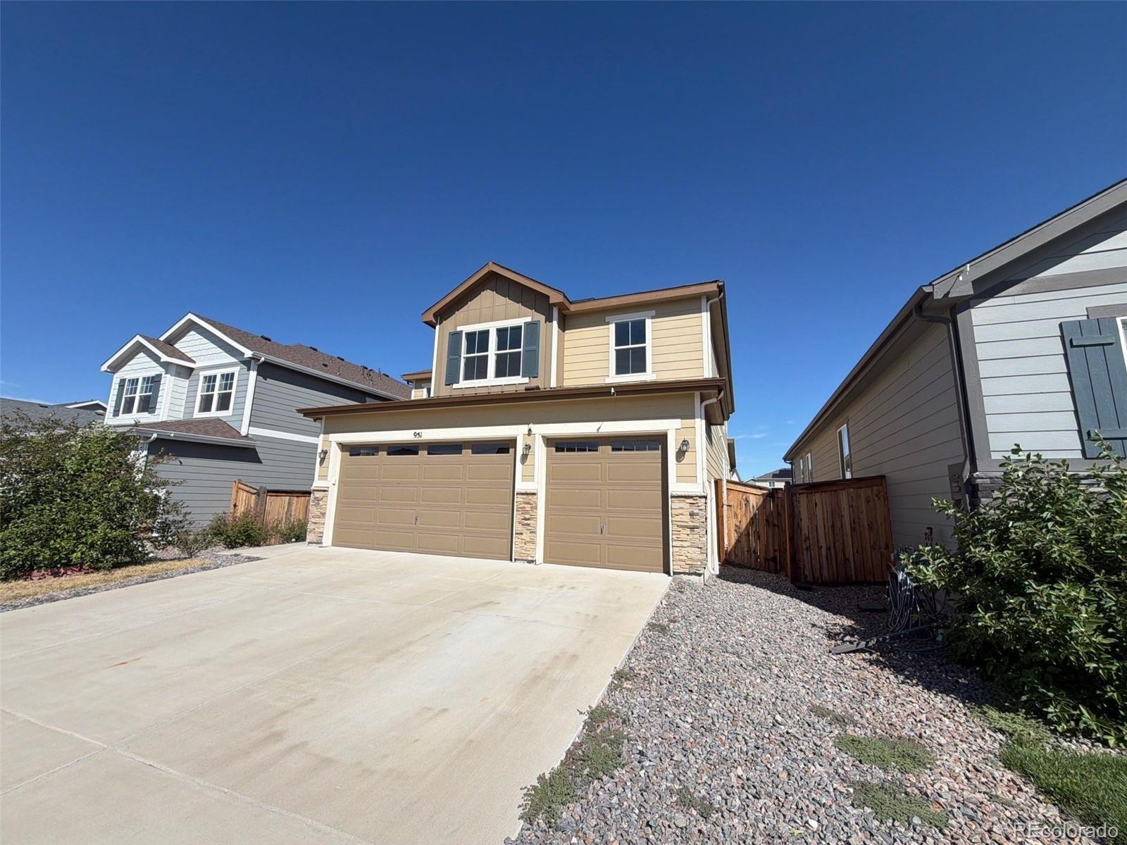 MLS Image #1 for 951 n vandriver way,aurora, Colorado