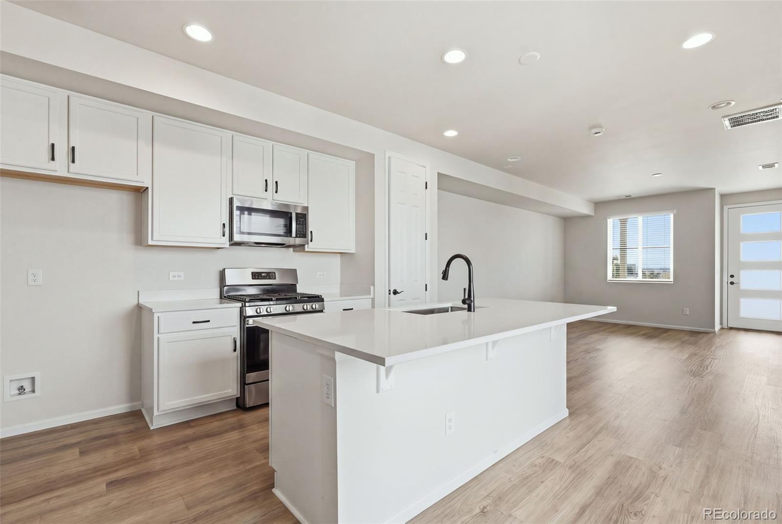 MLS Image #10 for 24431 e 41st avenue,aurora, Colorado