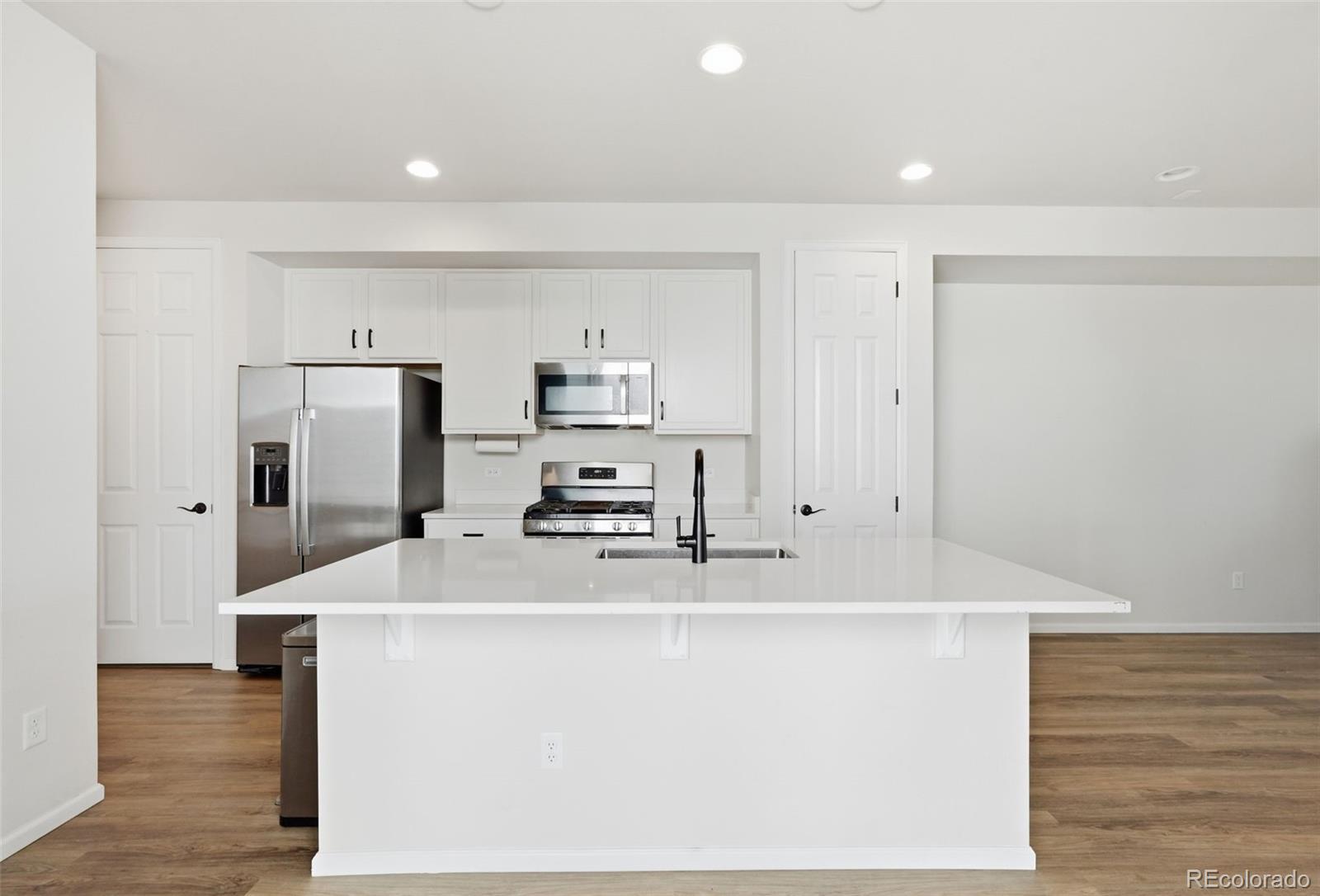 MLS Image #11 for 24431 e 41st avenue,aurora, Colorado