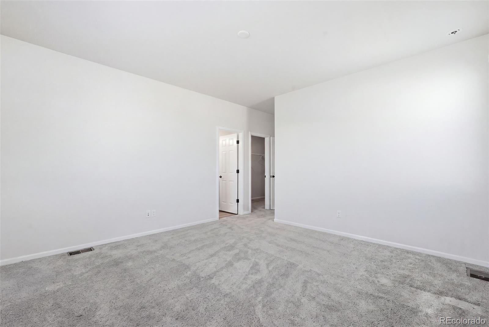 MLS Image #17 for 24431 e 41st avenue,aurora, Colorado
