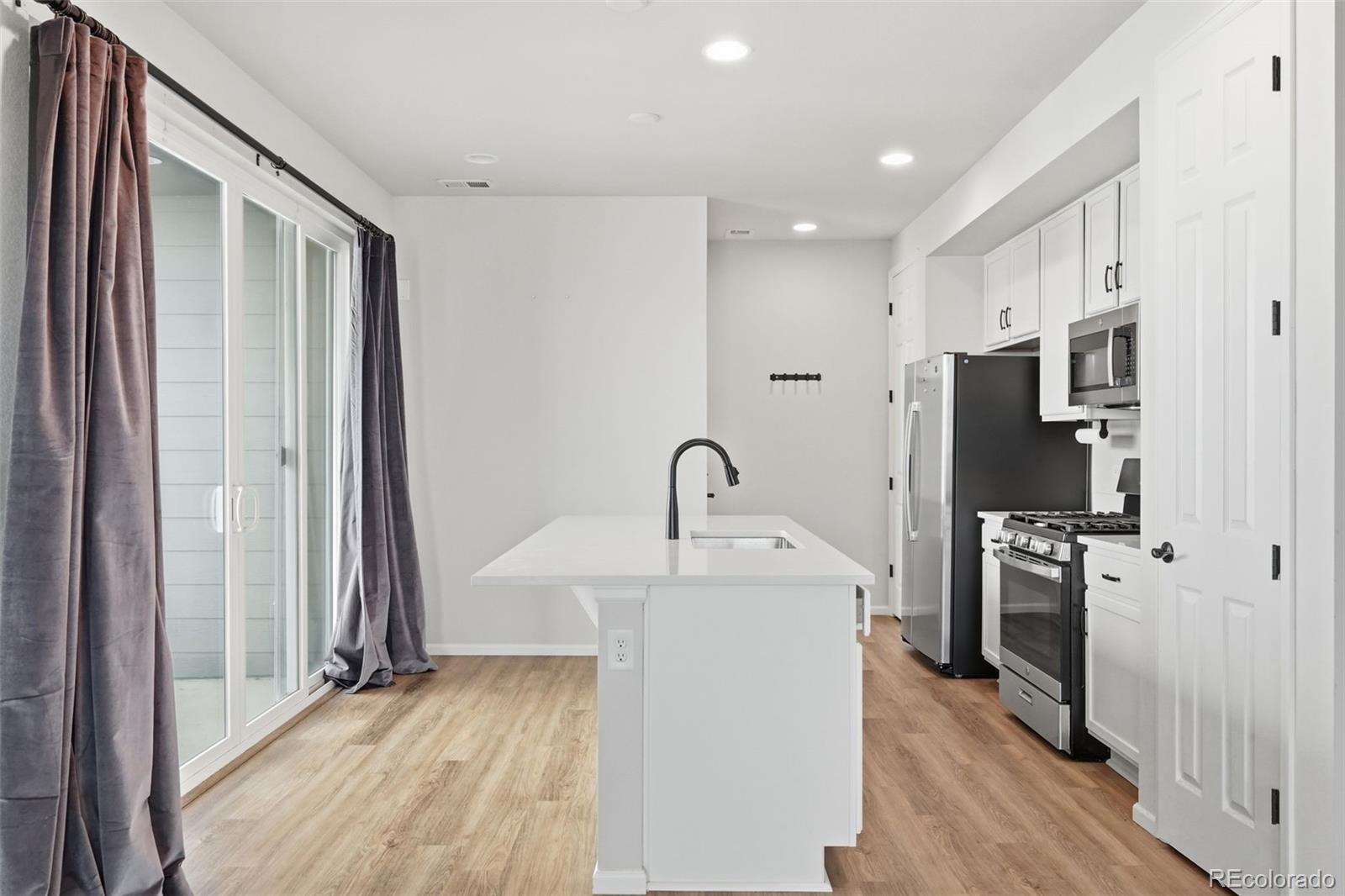 MLS Image #8 for 24431 e 41st avenue,aurora, Colorado