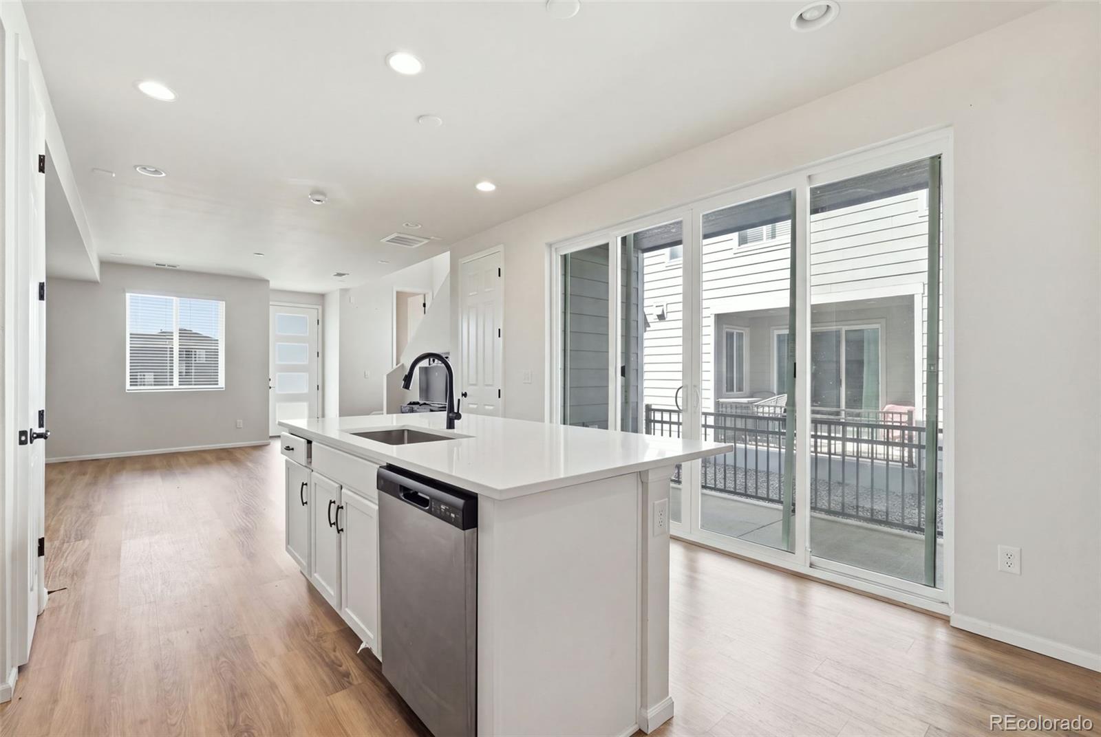 MLS Image #9 for 24431 e 41st avenue,aurora, Colorado