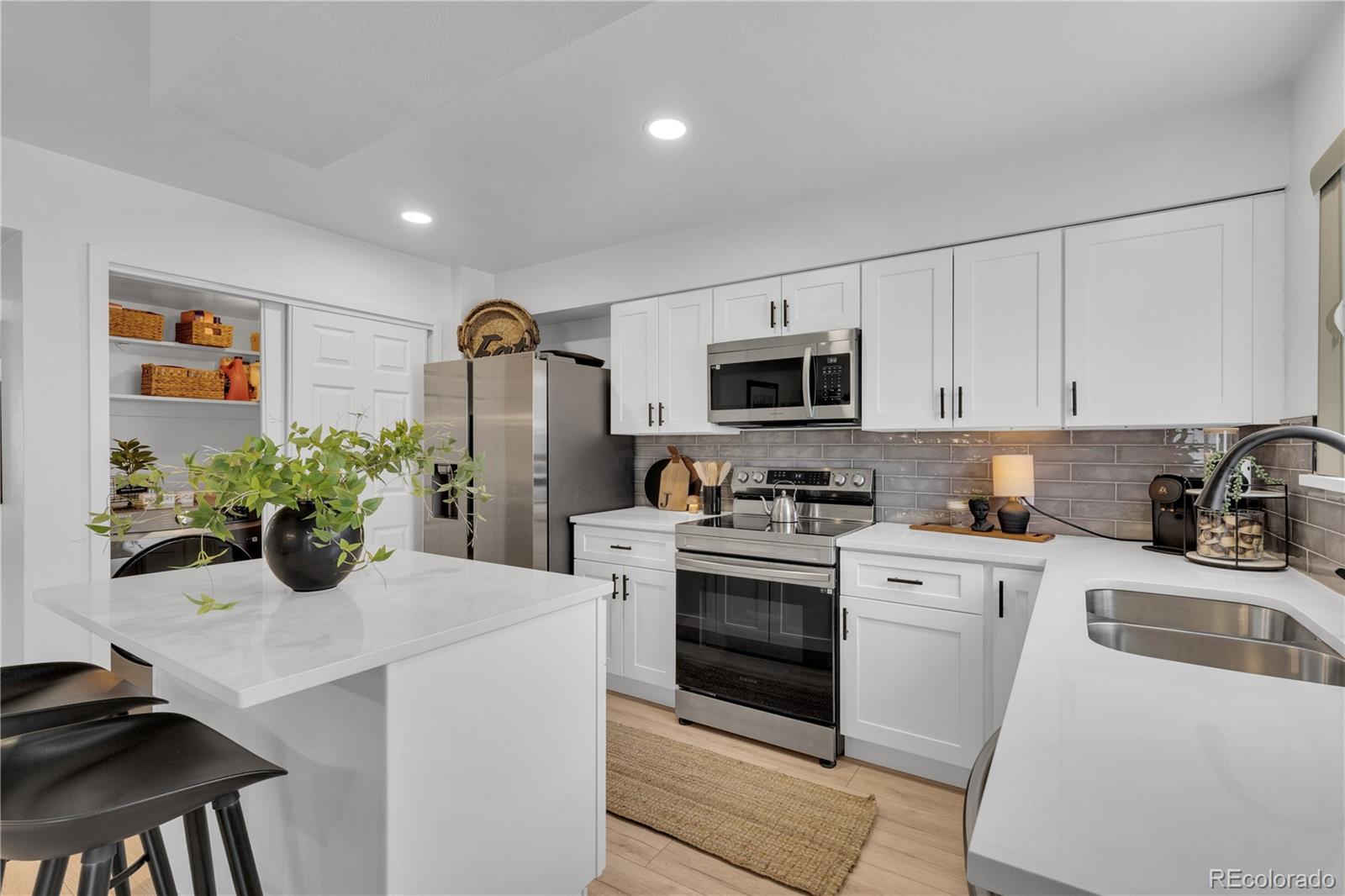 MLS Image #8 for 750  tabor street,lakewood, Colorado