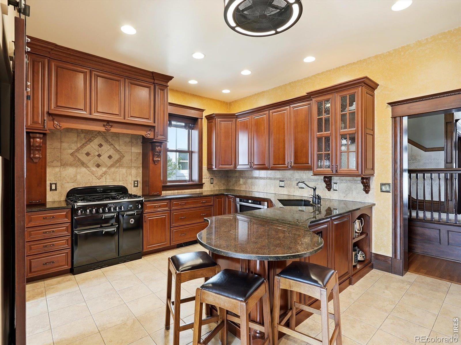 MLS Image #11 for 1121 n humboldt street,denver, Colorado