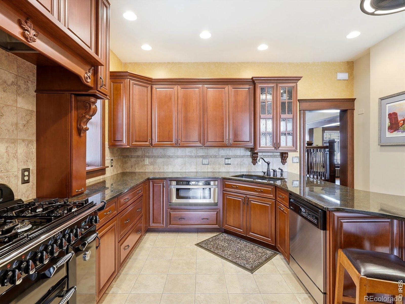 MLS Image #13 for 1121 n humboldt street,denver, Colorado