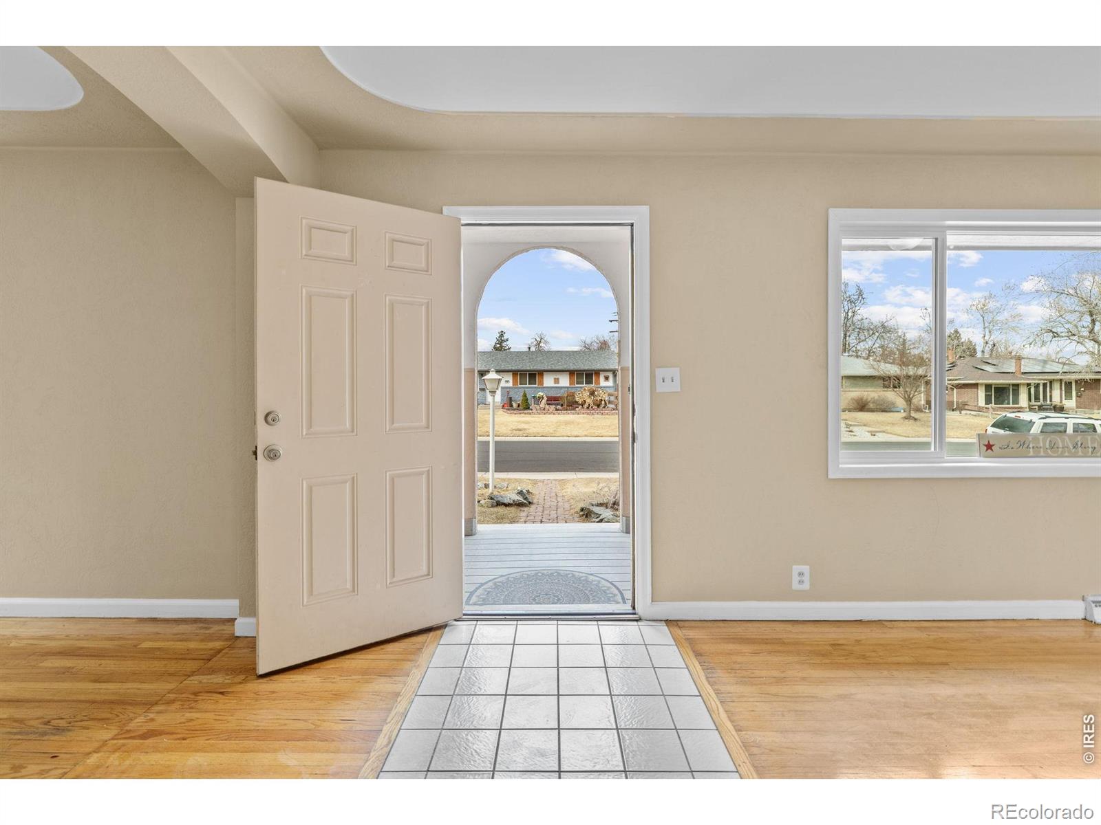 MLS Image #3 for 820  lotus way,broomfield, Colorado