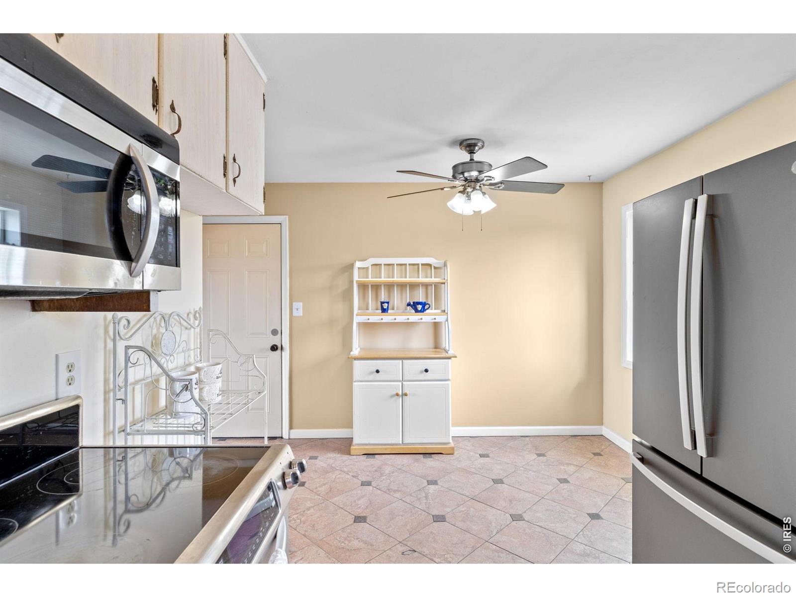 MLS Image #6 for 820  lotus way,broomfield, Colorado