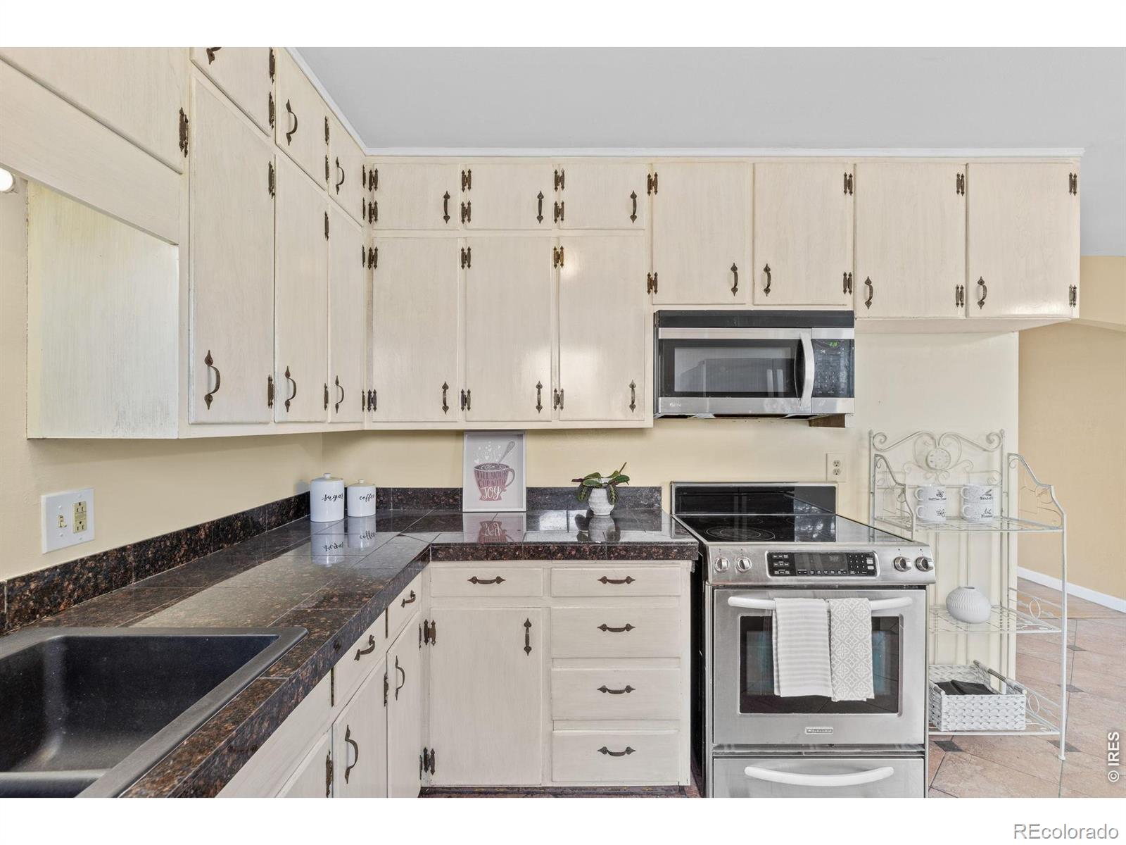 MLS Image #9 for 820  lotus way,broomfield, Colorado