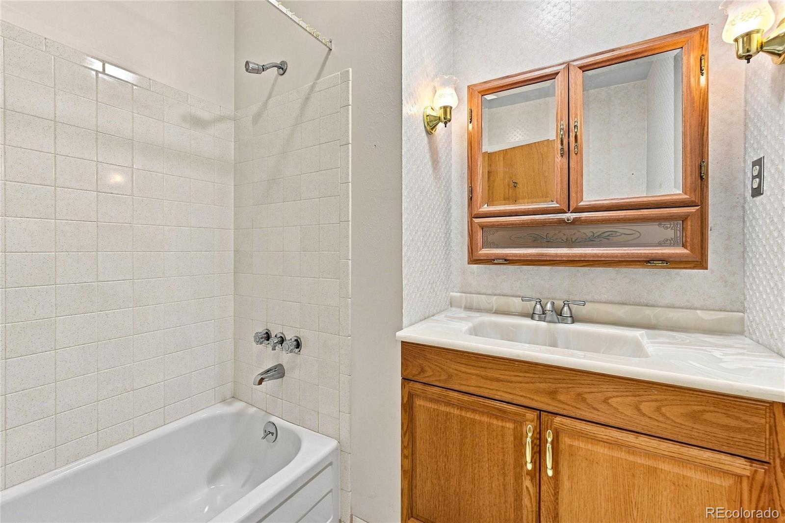 MLS Image #14 for 13685 w alaska place,denver, Colorado