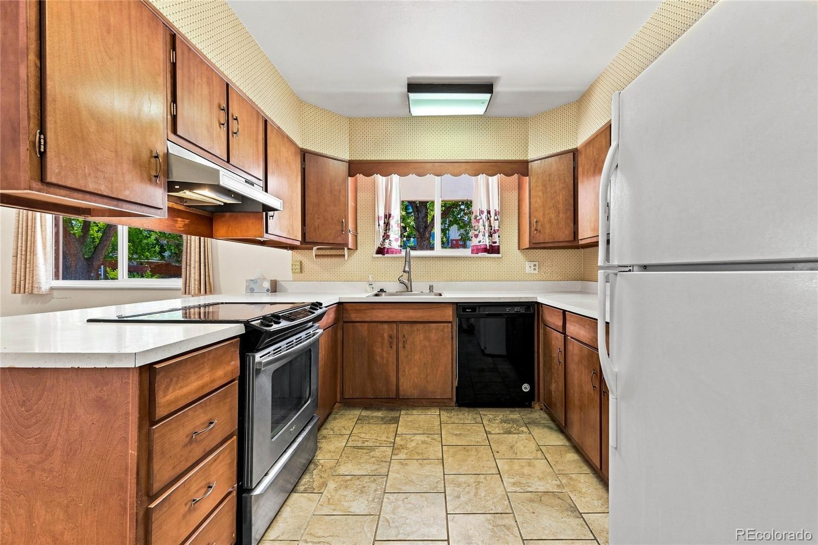 MLS Image #7 for 13685 w alaska place,denver, Colorado