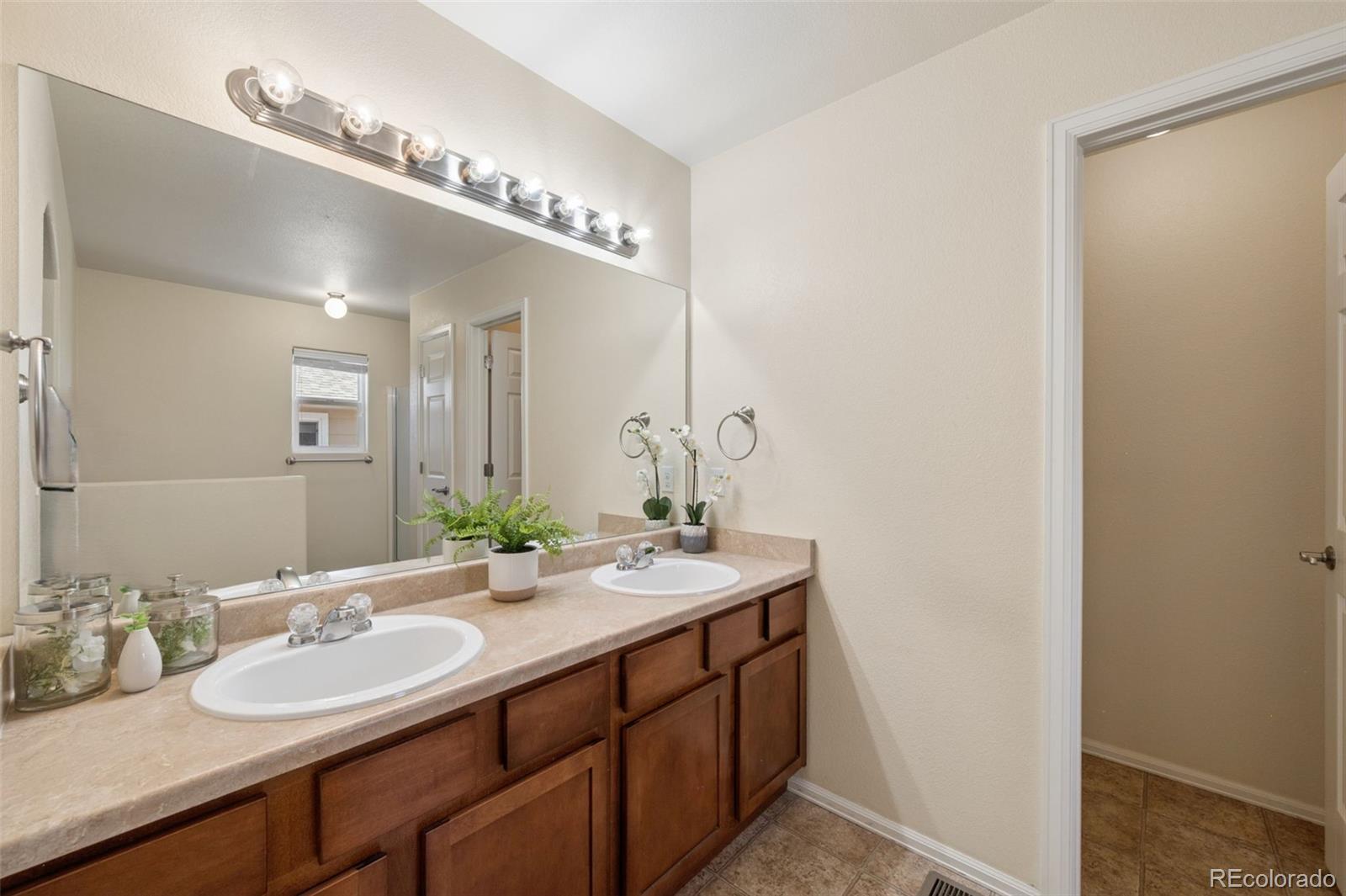 MLS Image #11 for 7589  chenoa court,colorado springs, Colorado