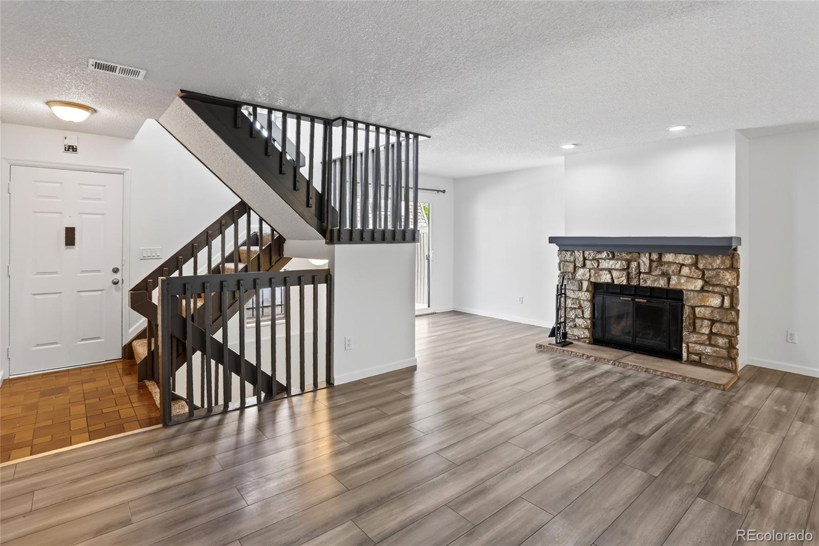 MLS Image #2 for 15451 e wyoming drive,aurora, Colorado