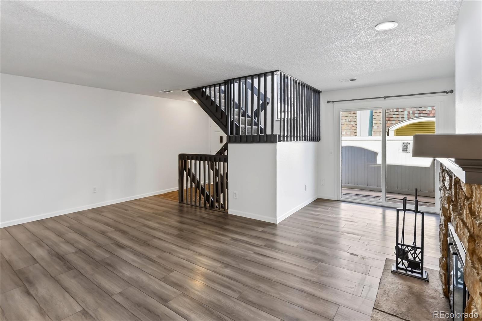 MLS Image #3 for 15451 e wyoming drive,aurora, Colorado