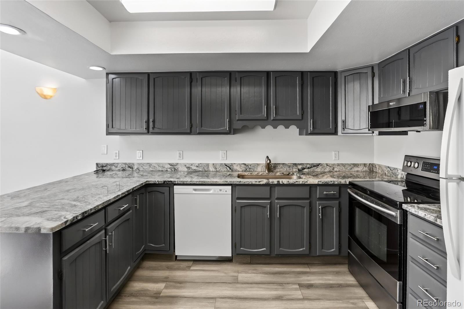 MLS Image #5 for 15451 e wyoming drive,aurora, Colorado