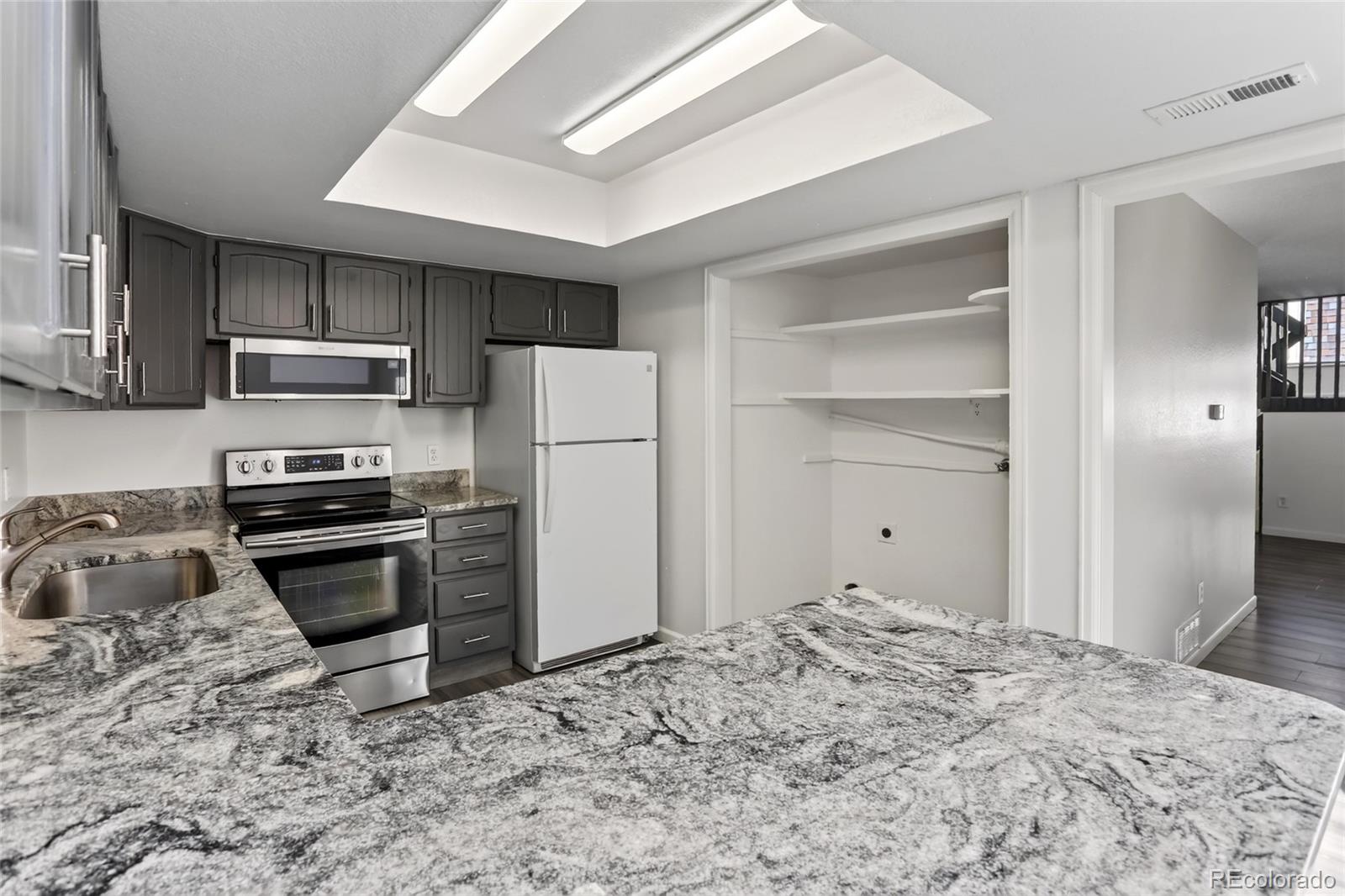 MLS Image #8 for 15451 e wyoming drive,aurora, Colorado