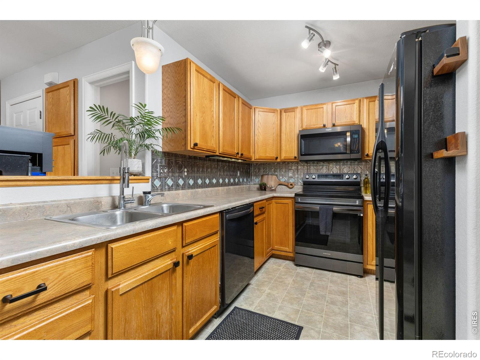MLS Image #10 for 833  apex drive,fort collins, Colorado