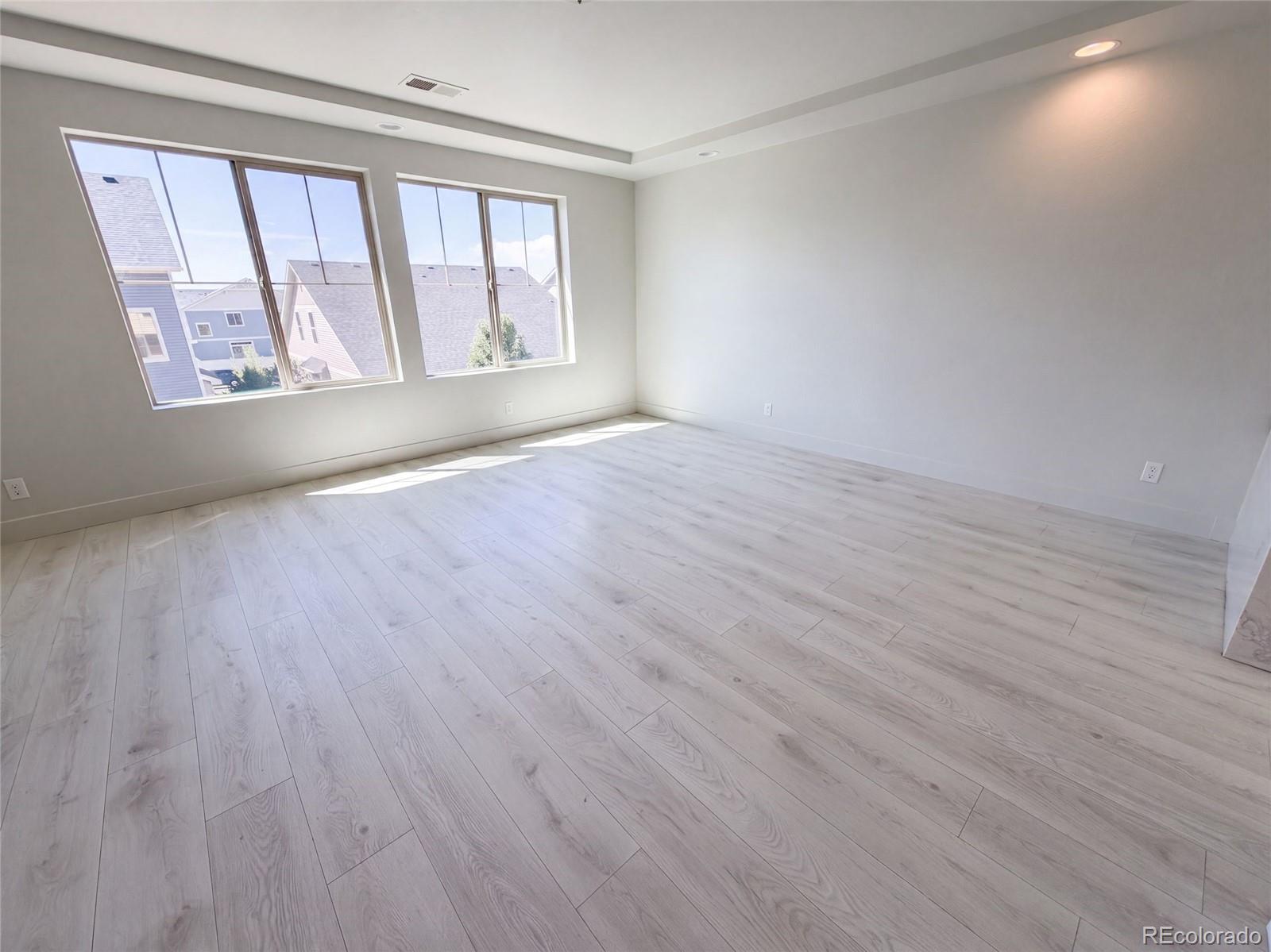 MLS Image #11 for 19036  randolph place,denver, Colorado