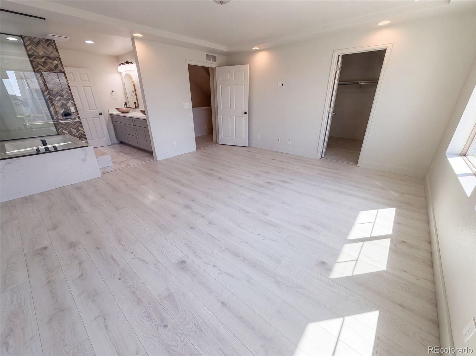 MLS Image #15 for 19036  randolph place,denver, Colorado