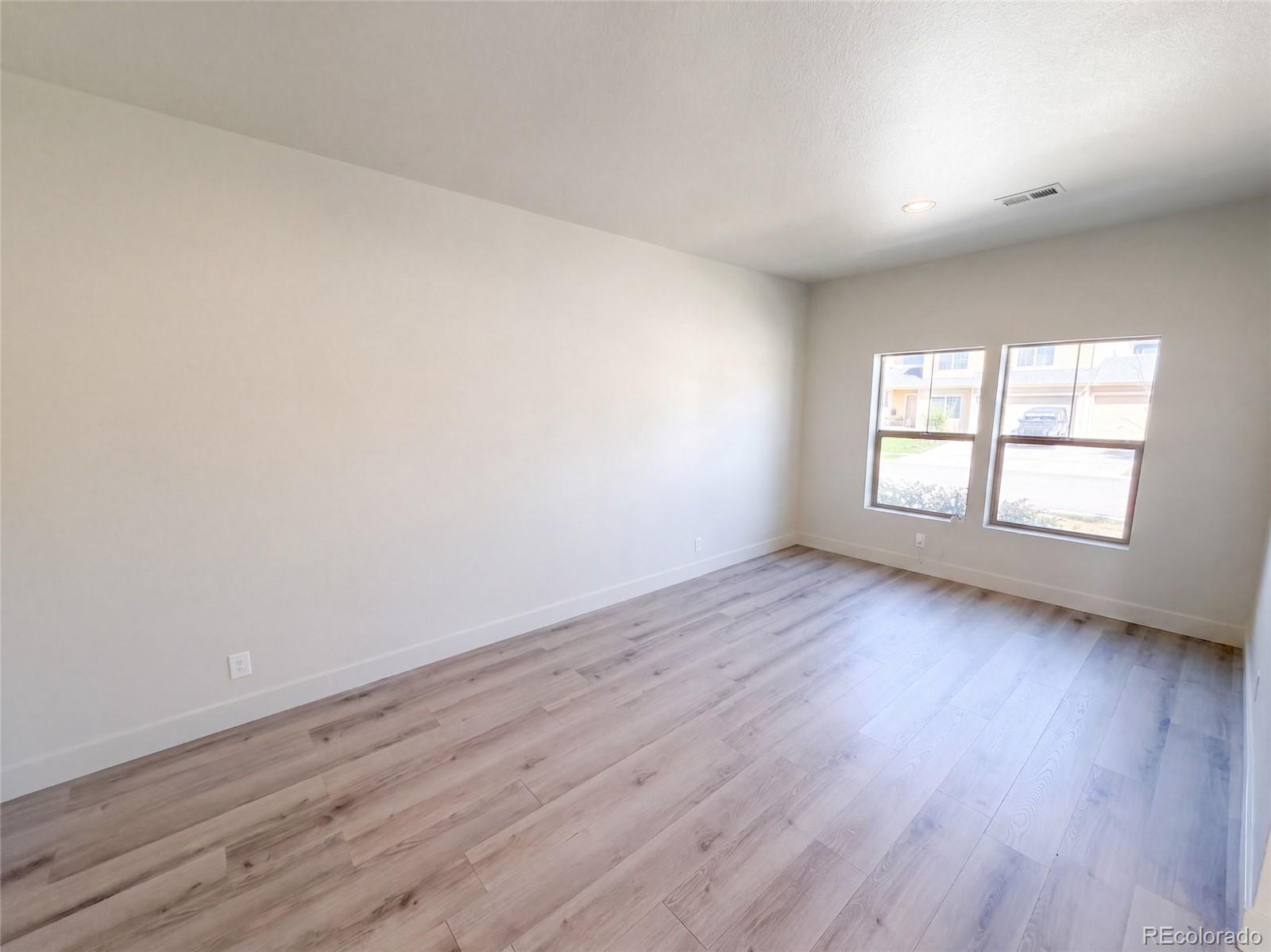 MLS Image #20 for 19036  randolph place,denver, Colorado