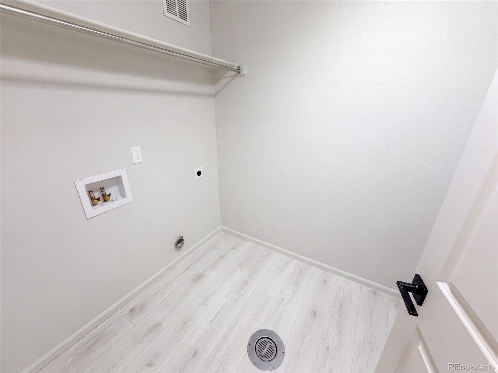 MLS Image #33 for 19036  randolph place,denver, Colorado